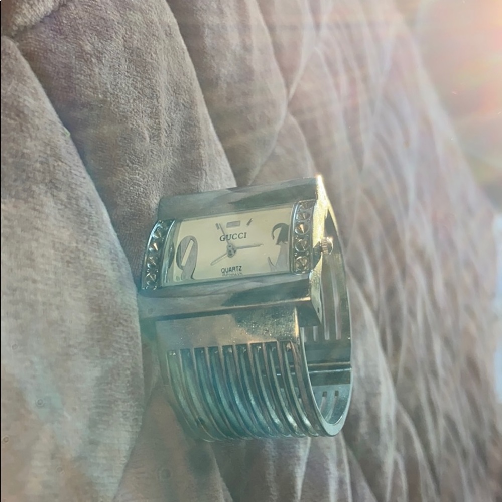 Gucci watch - Picture 2 of 5